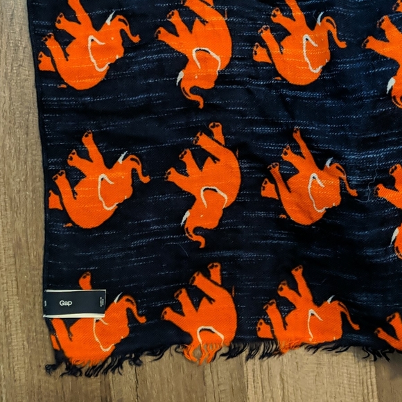 Gap elephant print oblong scarf - Picture 2 of 4